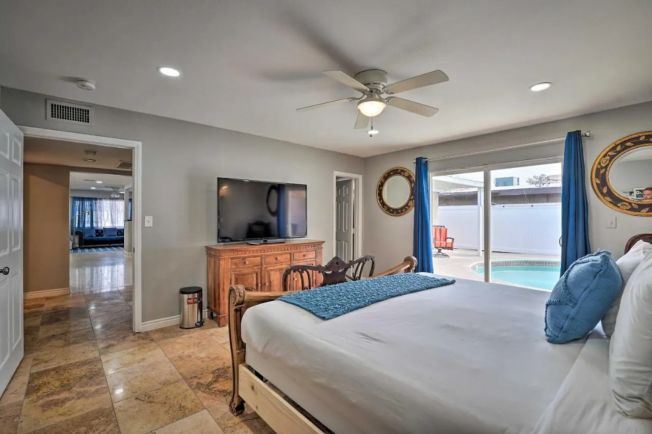 Home With Private Pool - Near Las Vegas Strip! 0*,