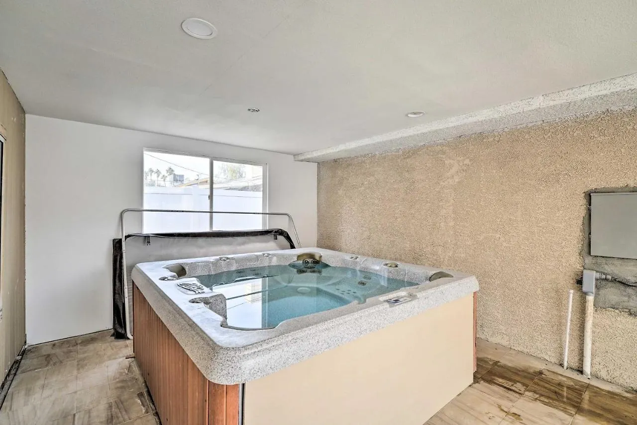 Home With Private Pool - Near Las Vegas Strip! 0*,